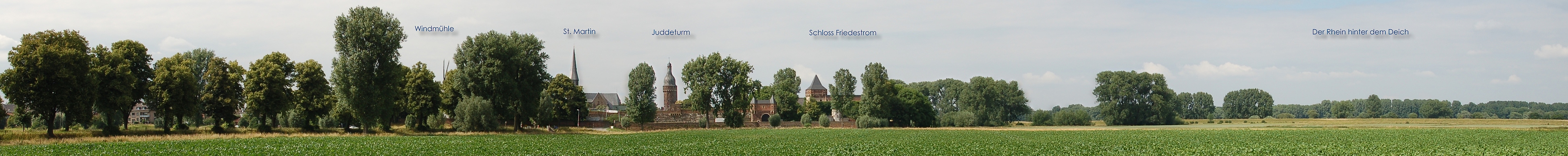 Ansicht auf Zons/Rhein - rechts hinter dem Deich der Rhein