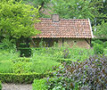 Backhaus. im Hausgarten