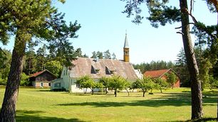 Blick zur katholischen Kiche in Wischwill