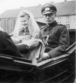 Das Hochzeitspaar Hildegard Tuttlies und Gerhard Kiehl 1943, Quelle: Foto: privat