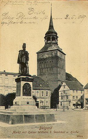 Belgard, Kaiserdenkmal mit Todesnachricht.jpg