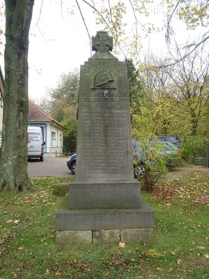 Herford Kriegerdenkmal Stedefreund-01.jpg