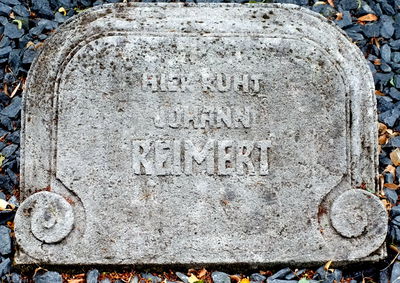 Grab auf dem Kirchfriedhof St. Martinus, Nettesheim