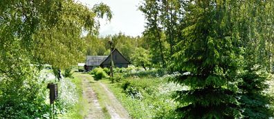 Bauernhaus mit Storchennest in Wabbeln, Kreis Heydekrug