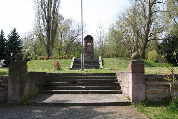 Wimmelburg MLC Gefallenendenkmal1.jpg