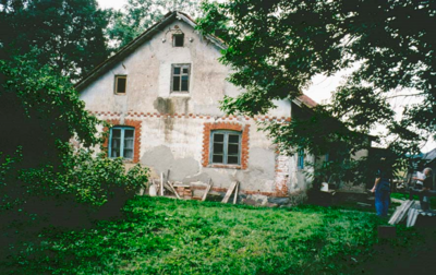 Foto: Ehemaliges Hofgebäude der Fam. Krause in Wilkental, 2004, Quelle: Herr und Frau Mattulat, privat