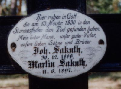 20NiddenGrabkreuz Sakuth 2.jpg