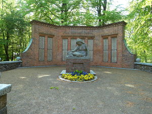 Husum Gefallenendenkmal 1.jpg