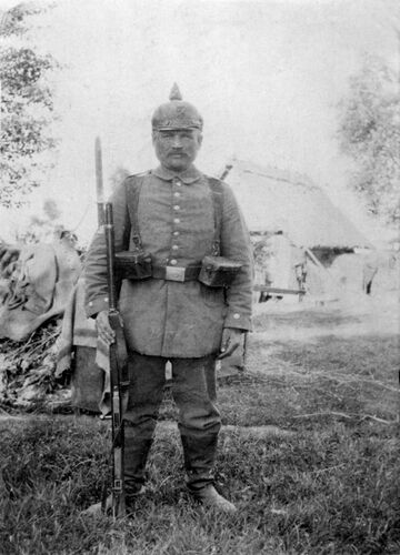 Foto: Ferdinand Tuttlies als Soldat im 1. Weltkrieg, 1914 brach der 1. Weltkrieg aus. Vater Tuttlies musste an die Front, Quelle: privat