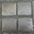 Düsseldorfer Str. 75, Stolperstein des Künstlers Gunter Demnig, Erinnert an die Familie Kowalski