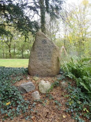 Herford Kriegerdenkmal Gedenkstein Stedefreund-01.jpg