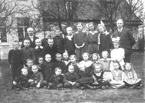 1919 Klassenbild 5.jpg