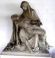 Pieta von 1893 in der Friedhofskapelle, Maria mit dem toten Jesus, vom Bildhauer Mormann aus Wiedenbrück.