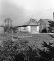 Die Garage wurde als erstes gebaut, im Hintergrund Lottmann, um 1956