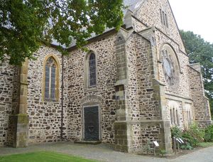 Roedinghausen Kriegerdenkmal Mahnmal Bartholomaeus-Kirche-01.jpg